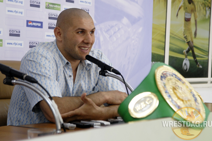 Магомеда Абдусаламова наградили медалью WBC