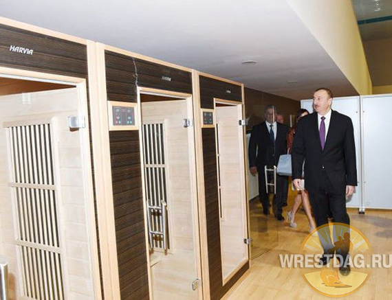 Президент Азербайджана посетил Дворец спорта имени своего отца
