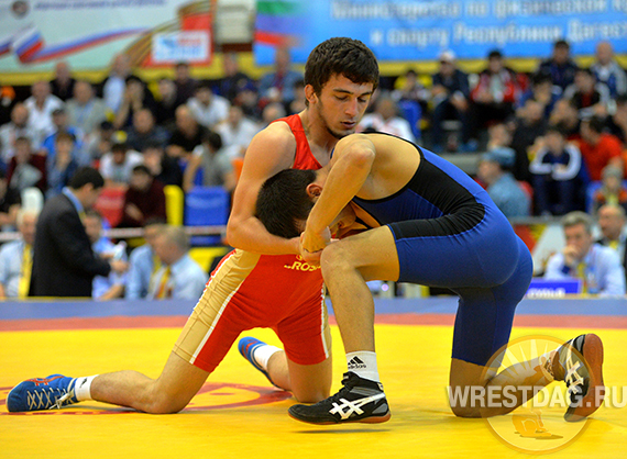 На ковре – Гасангусейн Бадрудинов, ставший в Красноярске трехкратным победителем молодежных первенств страны