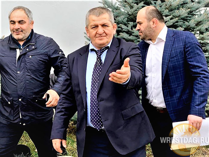 Родное село Абдулманапа Нурмагомедова планируют назвать в его честь Родное село Абдулманапа Нурмагомедова планируют назвать в его честь